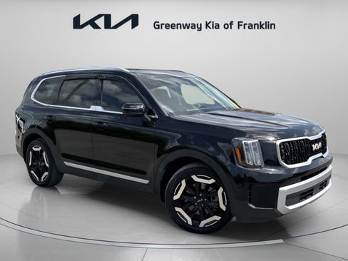 Used 2024 Kia Telluride EX w/ EX Captain's Chair Package AWD/4WD image 1