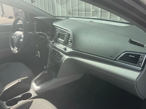 Used 2018 Hyundai Elantra SE image 15
