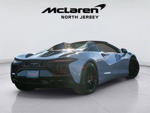 Used 2025 McLaren Artura Spider image 20