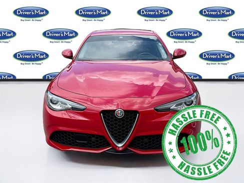 Used 2019 Alfa Romeo Giulia Ti Sport w/ Quick Order Package 22U Sport RWD image 2