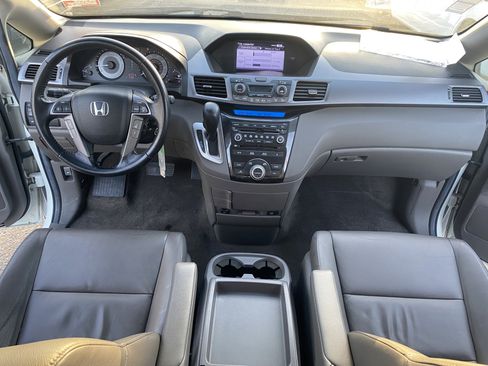 Used 2013 Honda Odyssey Touring Elite image 24