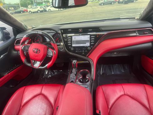 Used 2019 Toyota Camry XSE w/ Navigation Package FWD image 5