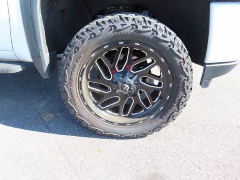 Used 2021 GMC Sierra 2500 AT4 w/ AT4 Premium Plus Package image 10