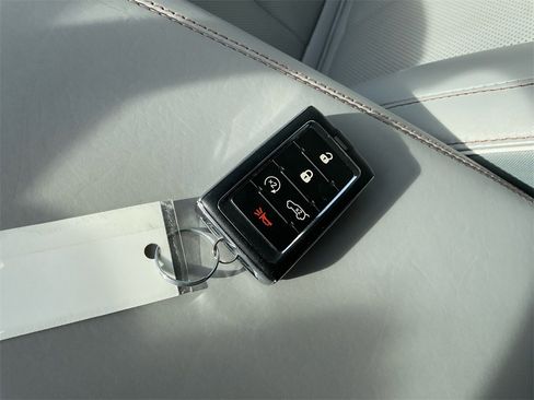 Used 2022 Jeep Grand Cherokee L Overland image 39