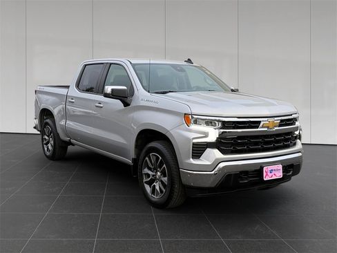 Used 2022 Chevrolet Silverado 1500 LT image 7