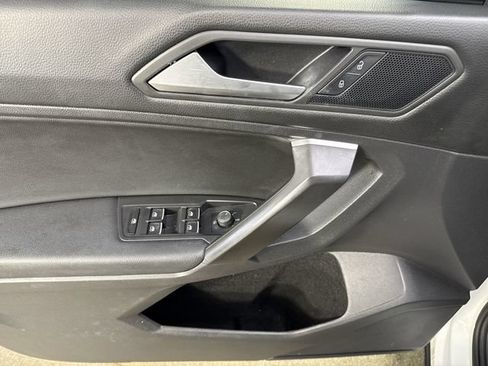Used 2021 Volkswagen Tiguan SE AWD/4WD image 20