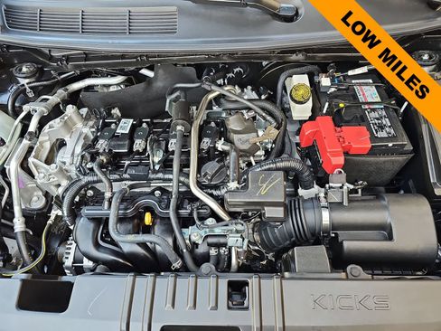 Used 2025 Nissan Kicks SR FWD image 13