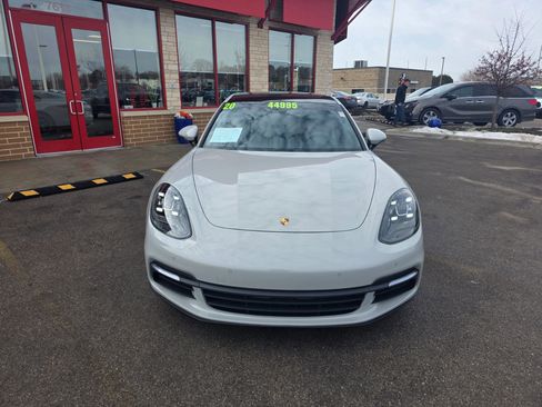 Used 2020 Porsche Panamera image 2
