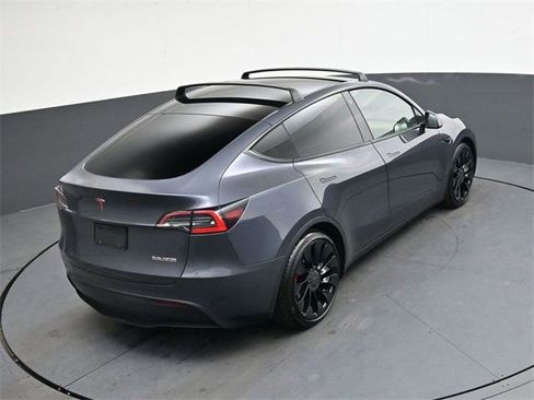 Used 2021 Tesla Model Y Performance image 23