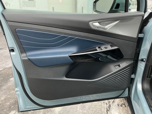 New 2025 Volkswagen ID.4 Pro S Plus image 12