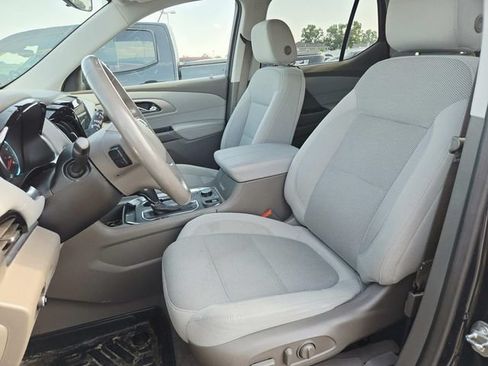 Used 2019 Chevrolet Traverse LT FWD image 7
