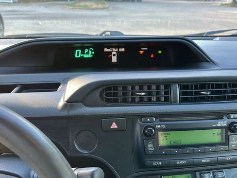 Used 2013 Toyota Prius C Two FWD image 32