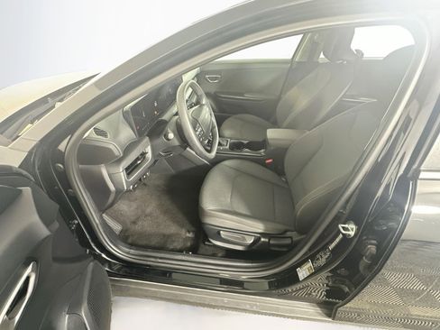 Used 2025 Kia K4 FWD image 13