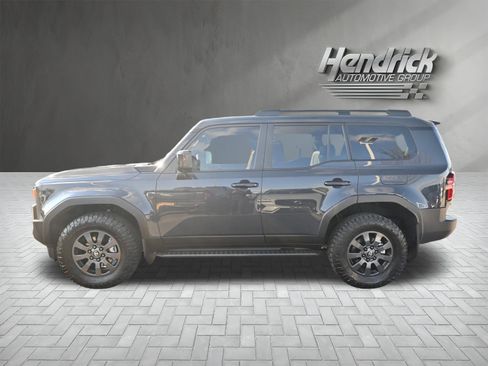Used 2025 Toyota Land Cruiser image 9