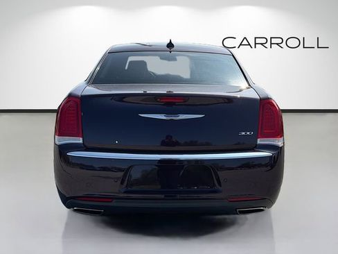 Used 2021 Chrysler 300 Touring L image 4