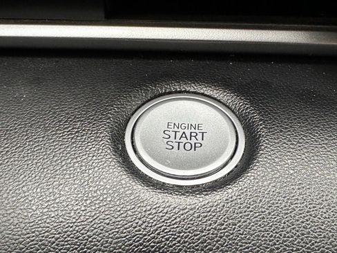 Used 2022 Hyundai Elantra SEL w/ Convenience Package image 30