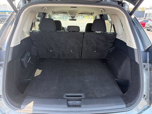 Used 2024 Nissan Rogue SV AWD/4WD image 9