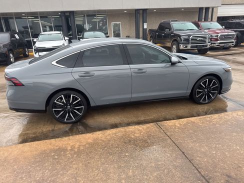 Used 2025 Honda Accord Touring image 10