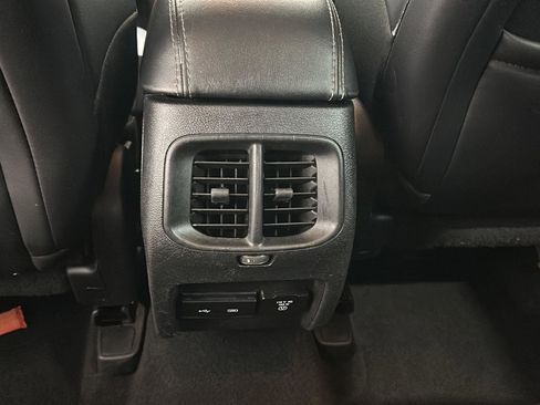 Used 2019 Jeep Cherokee Limited image 21