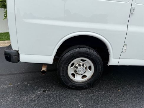 Used 2015 Chevrolet Express 2500 image 38