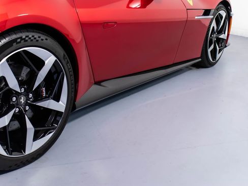 Certified 2025 Ferrari 12Cilindri Base image 19