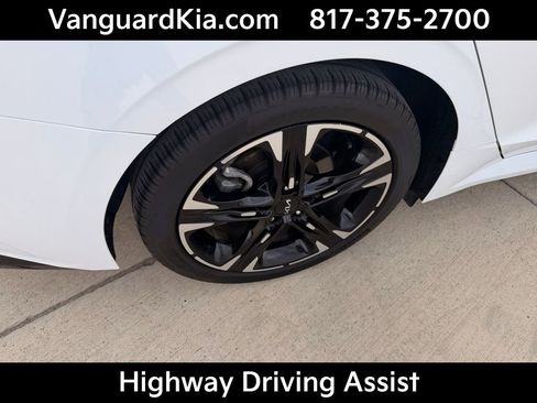 Used 2023 Kia K5 GT-Line image 11