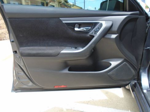 Used 2013 Nissan Altima 2.5 SV FWD image 25