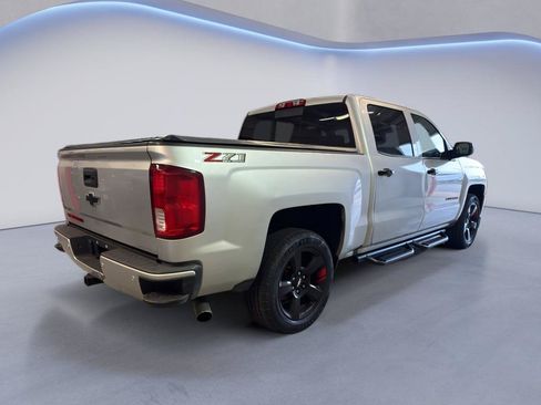 Used 2018 Chevrolet Silverado 1500 LTZ Z71 w/ Redline Edition AWD/4WD image 8