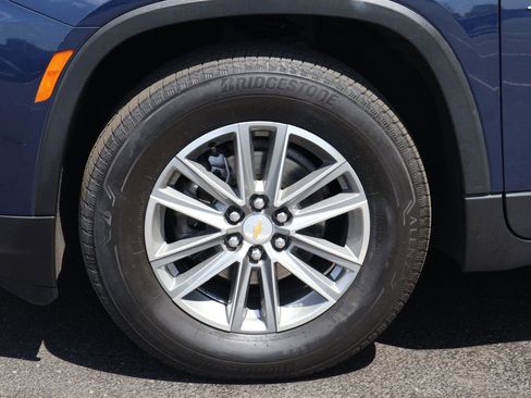 Used 2023 Chevrolet Traverse LT AWD/4WD image 12