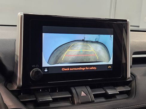 Used 2024 Toyota RAV4 XLE image 31