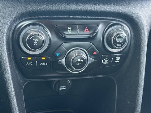 Used 2016 Dodge Dart SXT FWD image 19