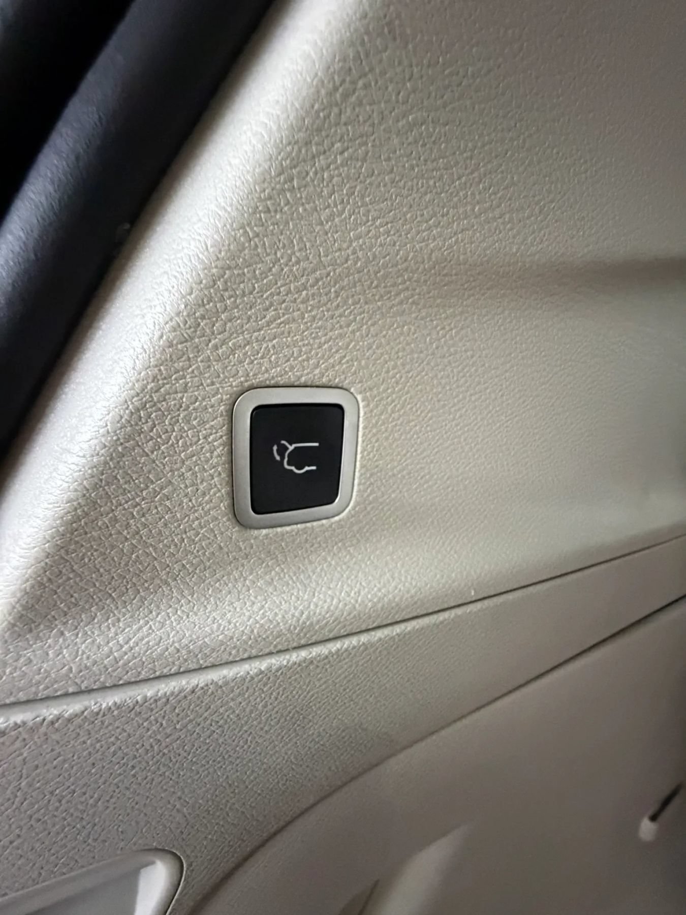 Used 2018 Chrysler Pacifica Touring-L Plus w/ Advanced Safetytec Group FWD image 33