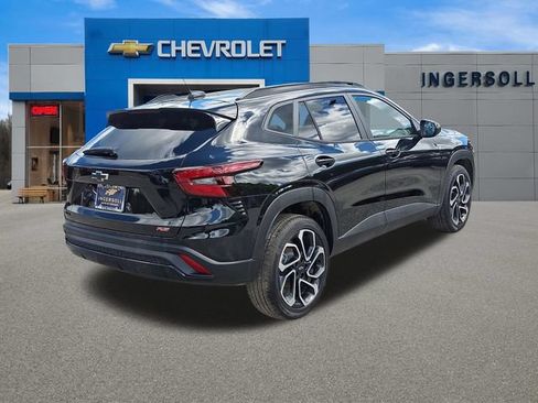 Used 2026 Chevrolet Trax RS w/ Sunroof Package FWD image 22