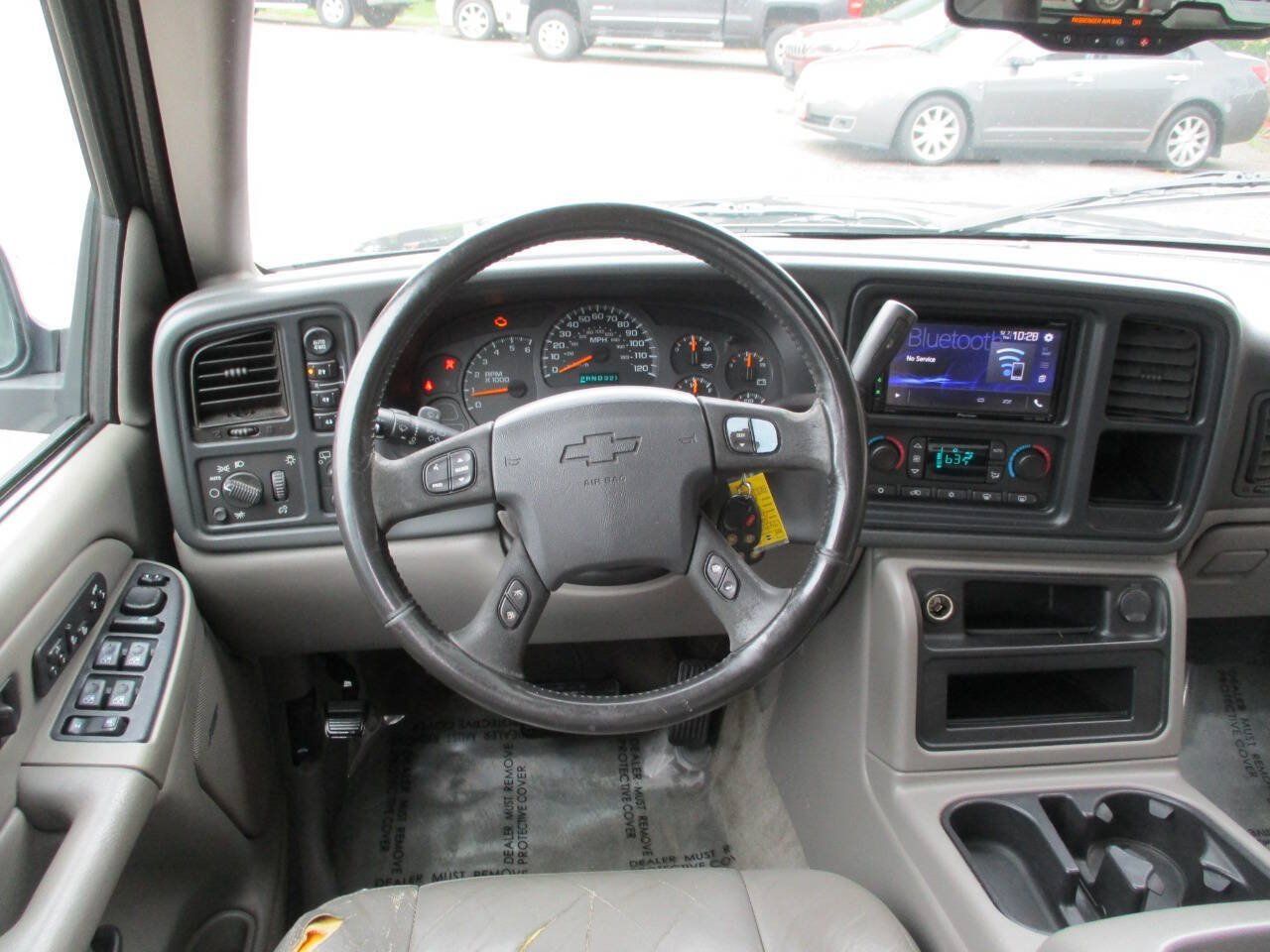 Used 2004 Chevrolet Tahoe Z71 w/ Z71 Preferred Equipment Group AWD/4WD image 19