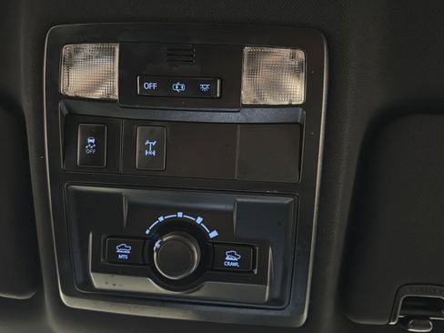 Used 2019 Toyota Tacoma SR5 image 27