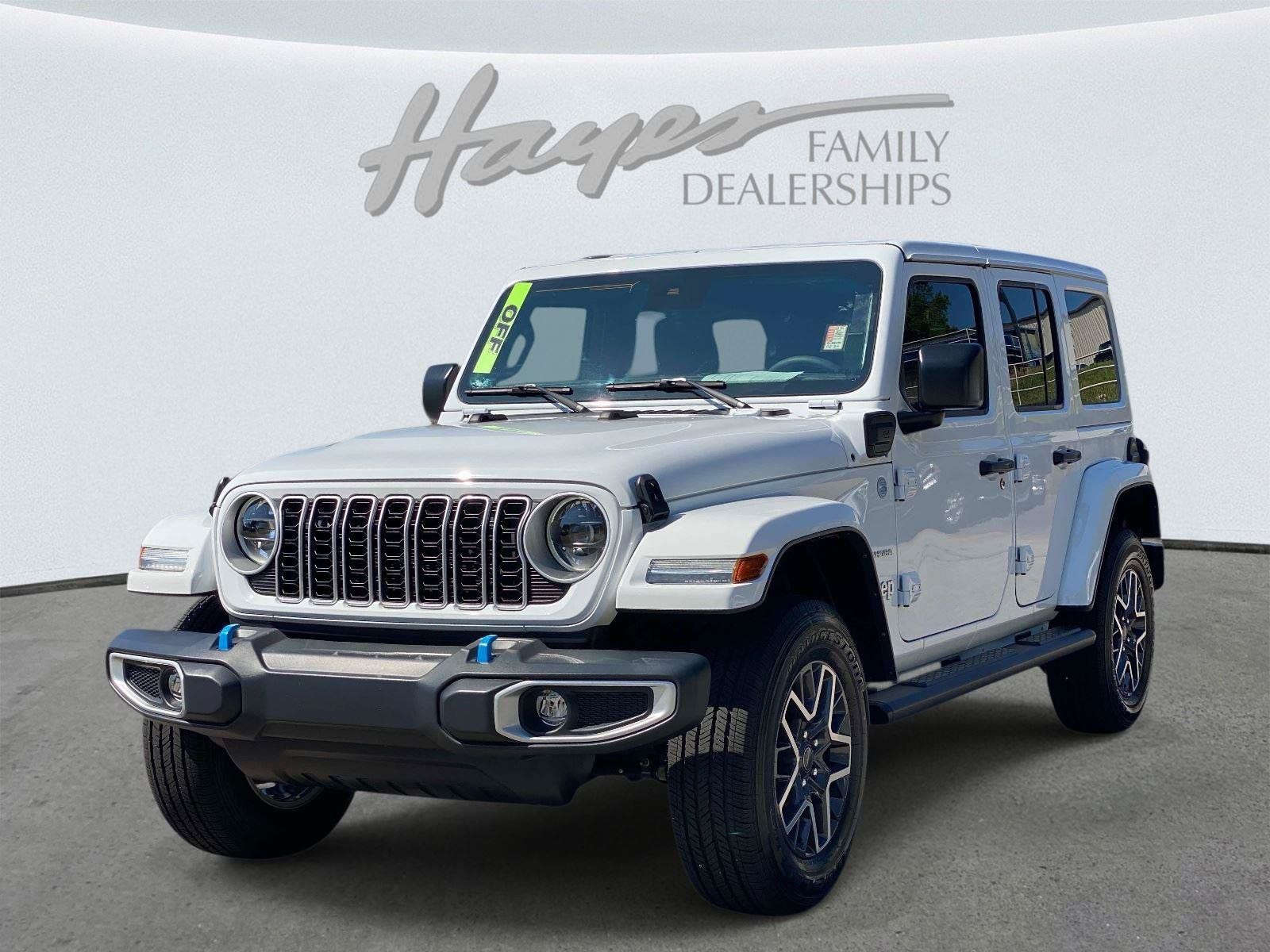 Used 2024 Jeep Wrangler Unlimited Sahara w/ Safety Group AWD/4WD image 9