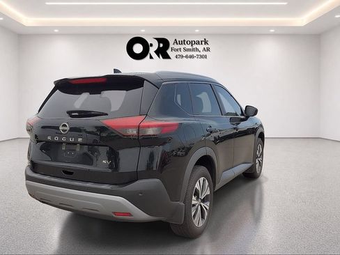 Used 2023 Nissan Rogue SV w/ SV Premium B Package FWD image 5