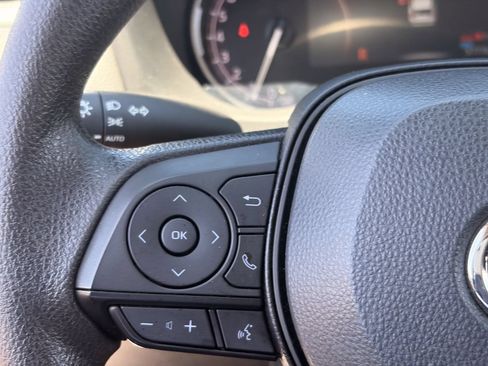Used 2024 Toyota RAV4 XLE FWD image 24