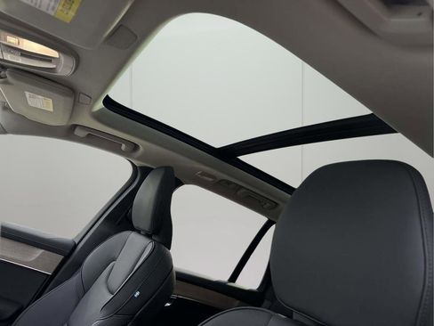 New 2025 Volvo XC90 T8 Plus w/ Protection Package Premier image 18