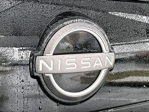 Used 2024 Nissan Rogue SV image 31