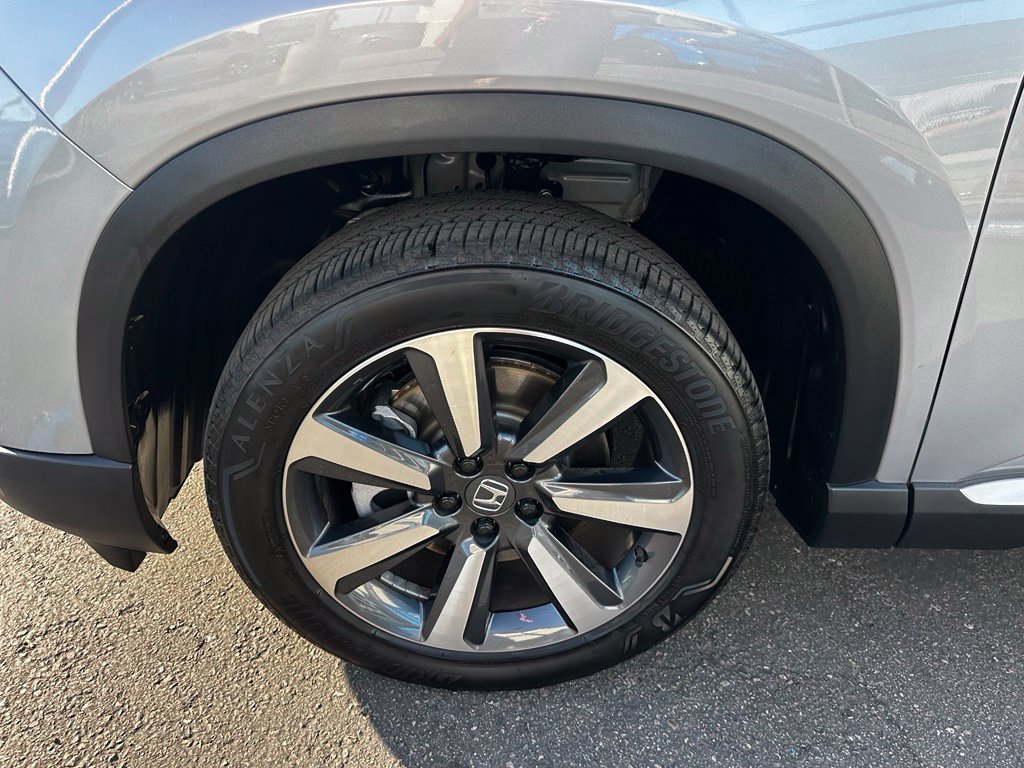 Used 2025 Honda Pilot Touring image 14