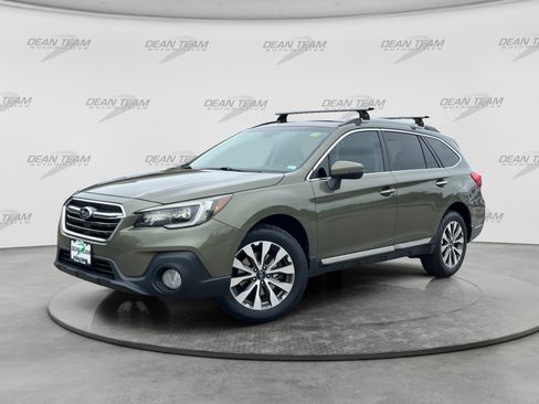Used 2019 Subaru Outback 3.6R Touring w/ Popular Package #3A AWD/4WD image 3