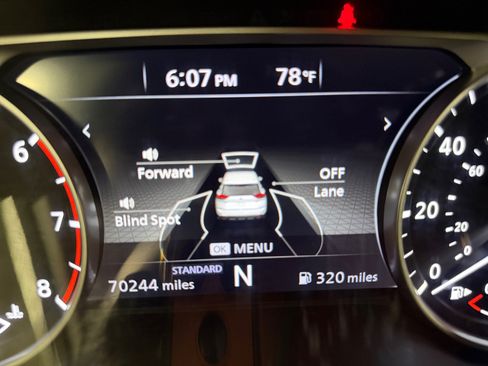 Used 2024 Nissan Rogue S FWD image 32