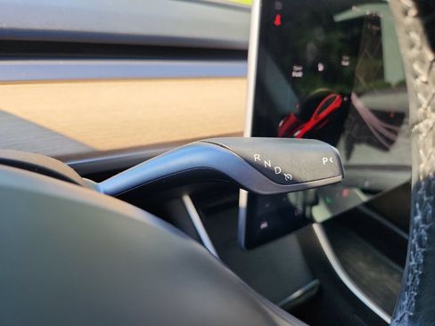 Used 2018 Tesla Model 3 Long Range RWD image 15
