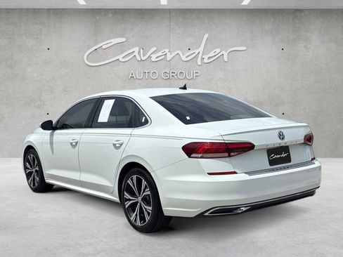 Used 2022 Volkswagen Passat 2.0T SE FWD image 16