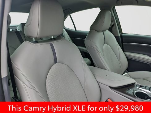 Used 2023 Toyota Camry XLE FWD image 18
