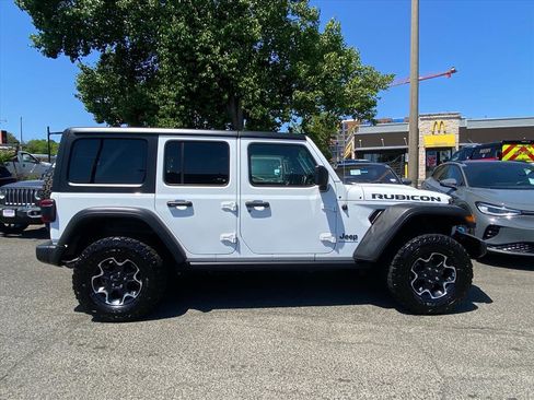 Used 2023 Jeep Wrangler Unlimited Rubicon 4xe w/ Cold Weather Group AWD/4WD image 2