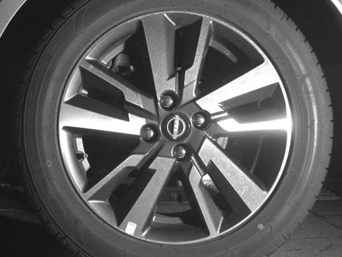 Used 2025 Nissan Versa SV FWD image 14