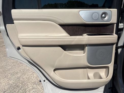 Used 2019 Lincoln Navigator Reserve w/ Cargo Package image 14