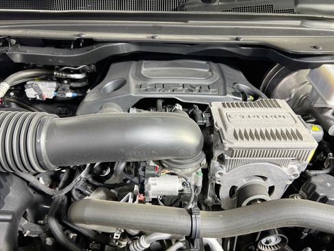 Used 2023 RAM 1500 Laramie AWD/4WD image 29